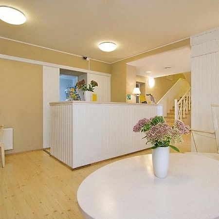 Kongo Hotel Хаапсалу Экстерьер фото